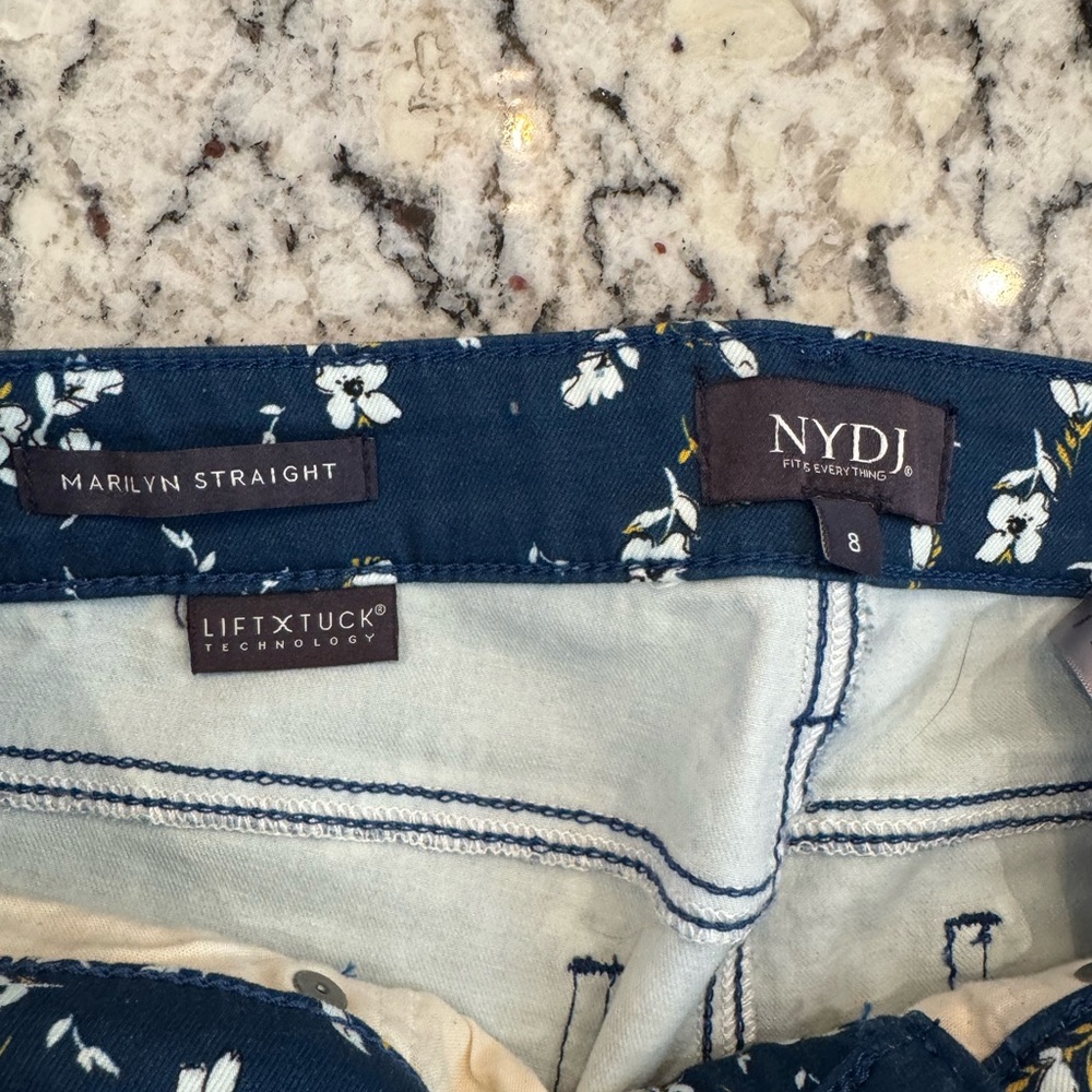 NYDJ Marilyn Straight Floral Print Jeans Size 8 Lift Tuck Technology - Picture 5 of 7
